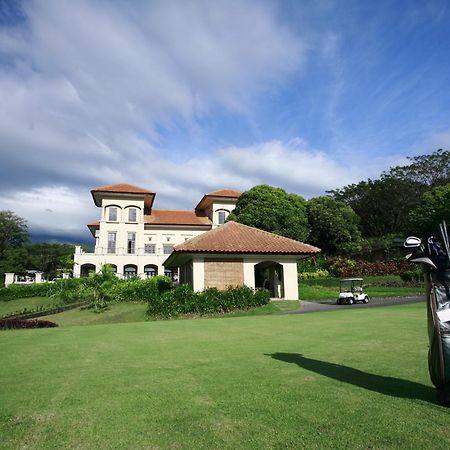 Finna Golf & Country Club Prigen Dış mekan fotoğraf