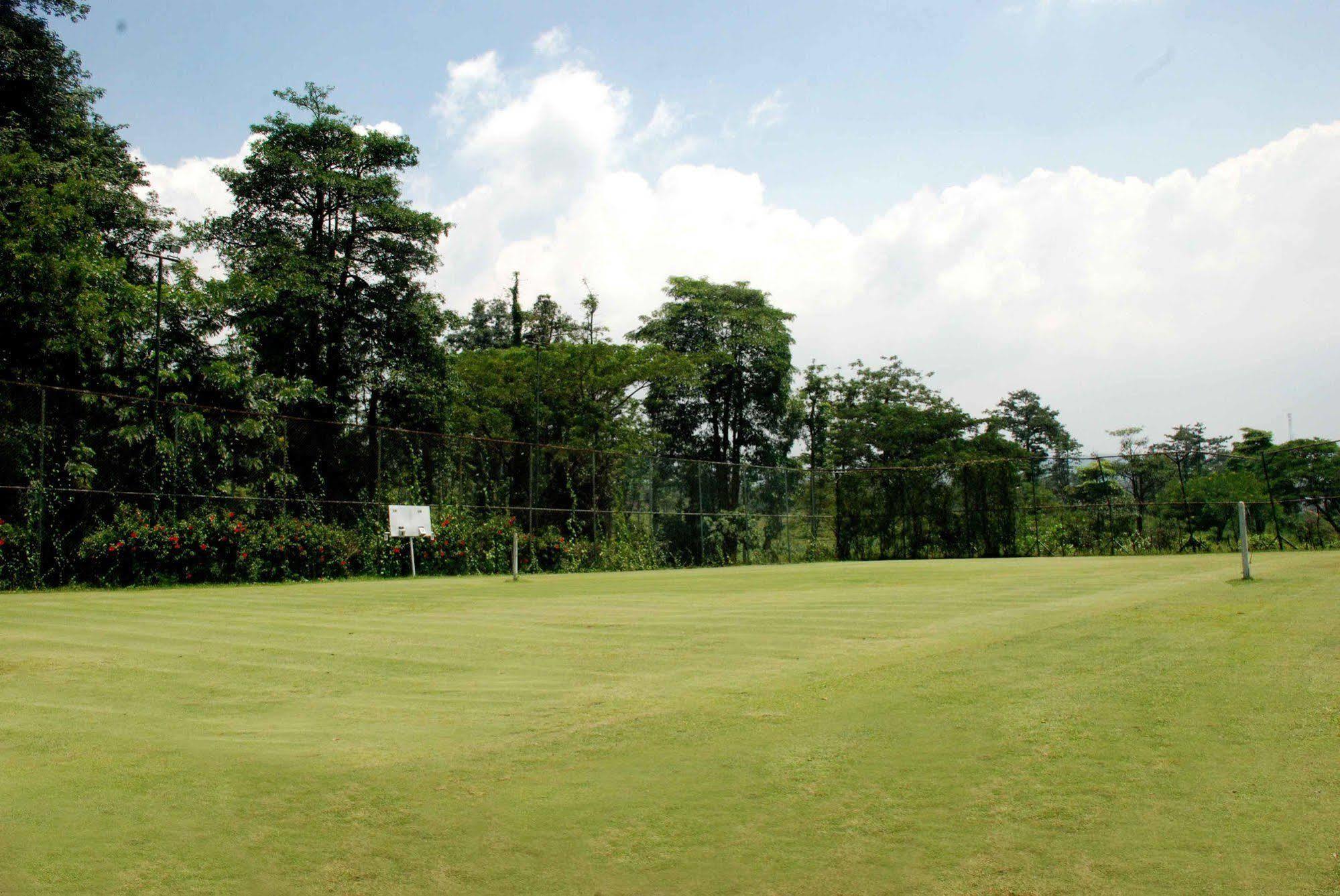 Finna Golf & Country Club Prigen Dış mekan fotoğraf